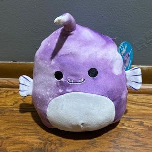 BRAND NEW SQUISHMALLOW  NAMED EASTON 8”! YEAR 2022. SMOKE FREE HOME.